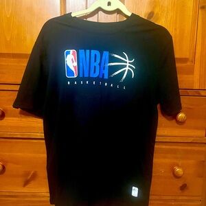 NBA Logo T-Shirt - Medium